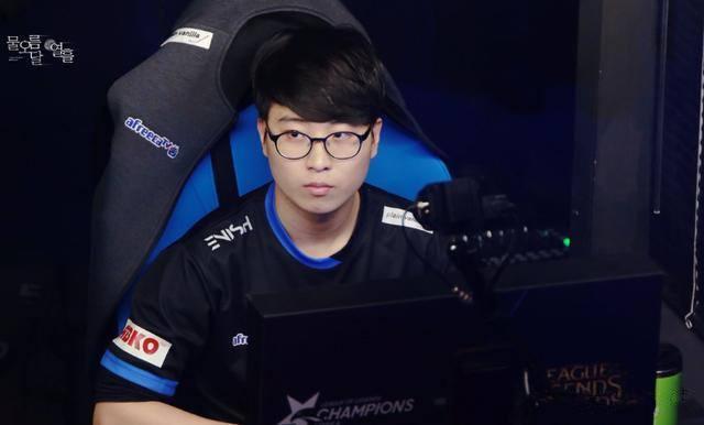 占据绝对优 占据绝对优